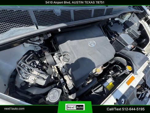 Used 2016 Toyota Sienna Limited Premium FWD image 37