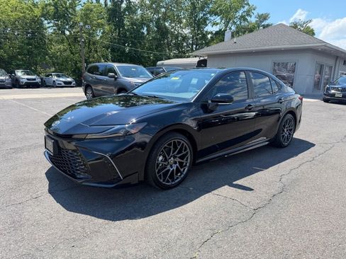 Used 2025 Toyota Camry XSE FWD image 3