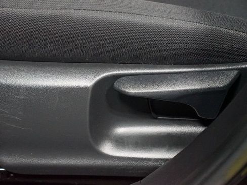 Used 2025 Toyota Corolla LE FWD image 30