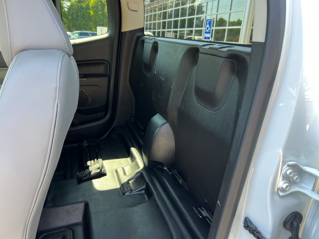 Used 2022 Chevrolet Colorado W/T RWD image 9