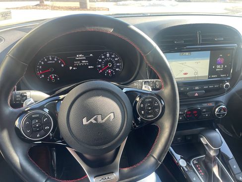Used 2022 Kia Soul Turbo image 32