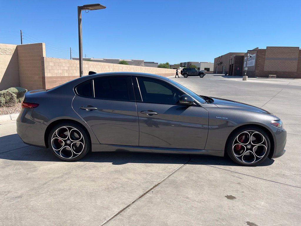 Used 2023 Alfa Romeo Giulia Veloce RWD image 6