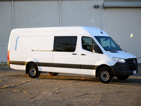 Used 2021 Mercedes-Benz Sprinter 3500 image 21