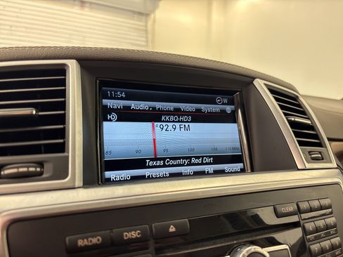 Used 2016 Mercedes-Benz GL 450 4MATIC image 26