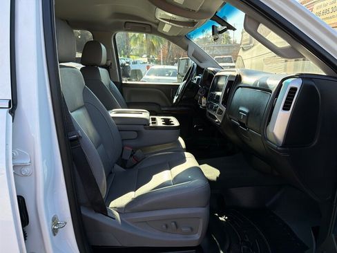 Used 2019 GMC Sierra 2500 SLT w/ Duramax Plus Package AWD/4WD image 24