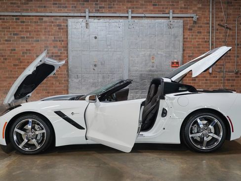 Used 2014 Chevrolet Corvette Stingray Coupe w/ 3LT Preferred Equipment Group RWD image 26