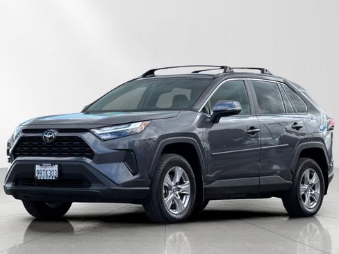 Used 2025 Toyota RAV4 XLE w/ Convenience Package image 8