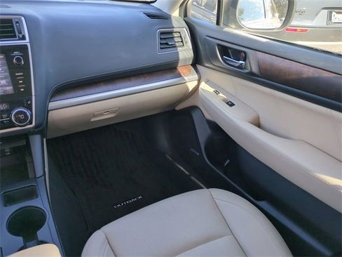 Used 2018 Subaru Outback 2.5i Limited image 19