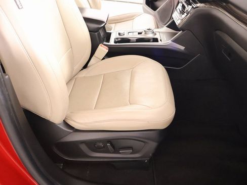 Used 2023 Ford Explorer Limited image 15
