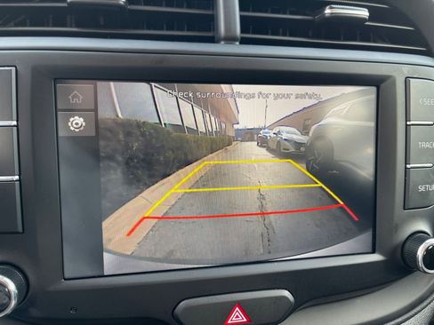 Used 2025 Kia Soul LX w/ LX Technology Package image 22