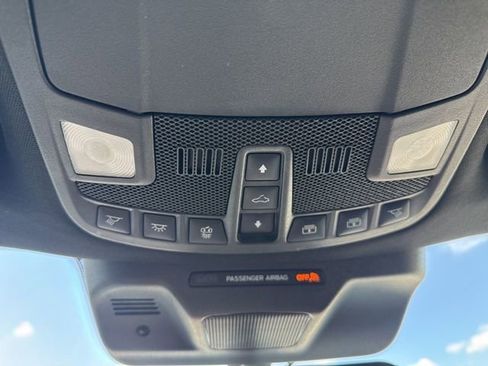 Used 2022 Ford Expedition Limited image 32