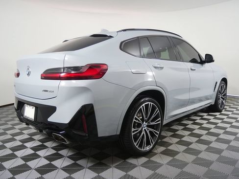 Used 2023 BMW X4 xDrive30i w/ M Sport Package AWD/4WD image 3