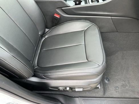 New 2026 Chrysler Pacifica Select image 13