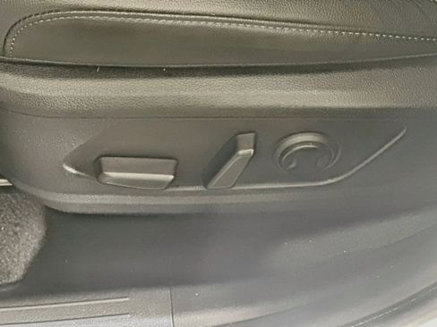 Used 2025 Kia Sportage EX FWD image 13