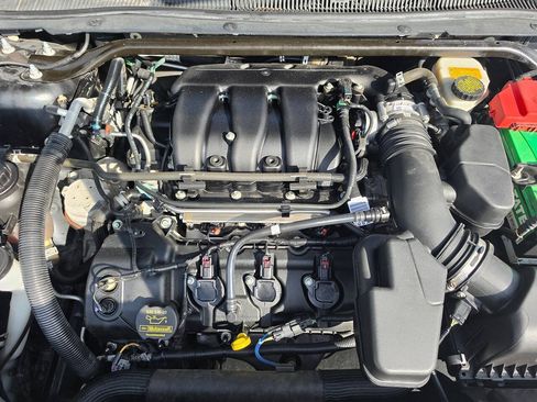 Used 2013 Ford Taurus SE FWD image 50