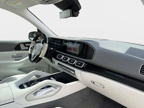 Used 2023 Mercedes-Benz Maybach GLS 600 4MATIC image 25