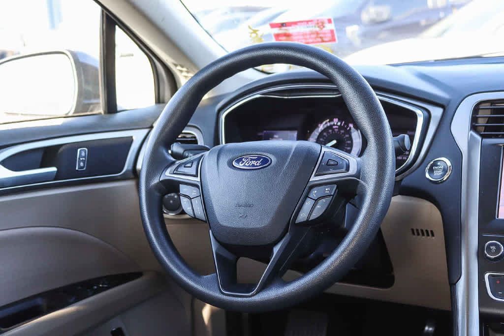 Certified 2020 Ford Fusion SE FWD image 12