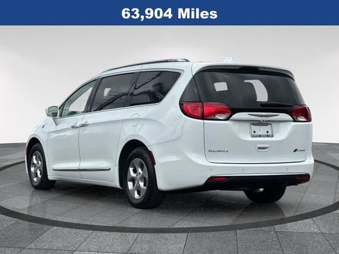 Used 2020 Chrysler Pacifica Touring-L w/ Premium Audio Group image 8