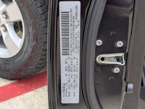 Used 2020 RAM 1500 Tradesman w/ Chrome Plus Package image 31