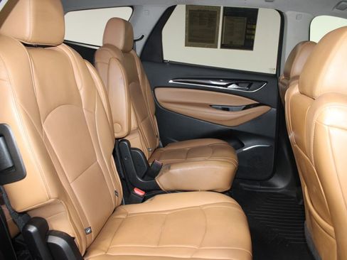 Used 2019 Buick Enclave Essence w/ LPO, Luxury Package image 30