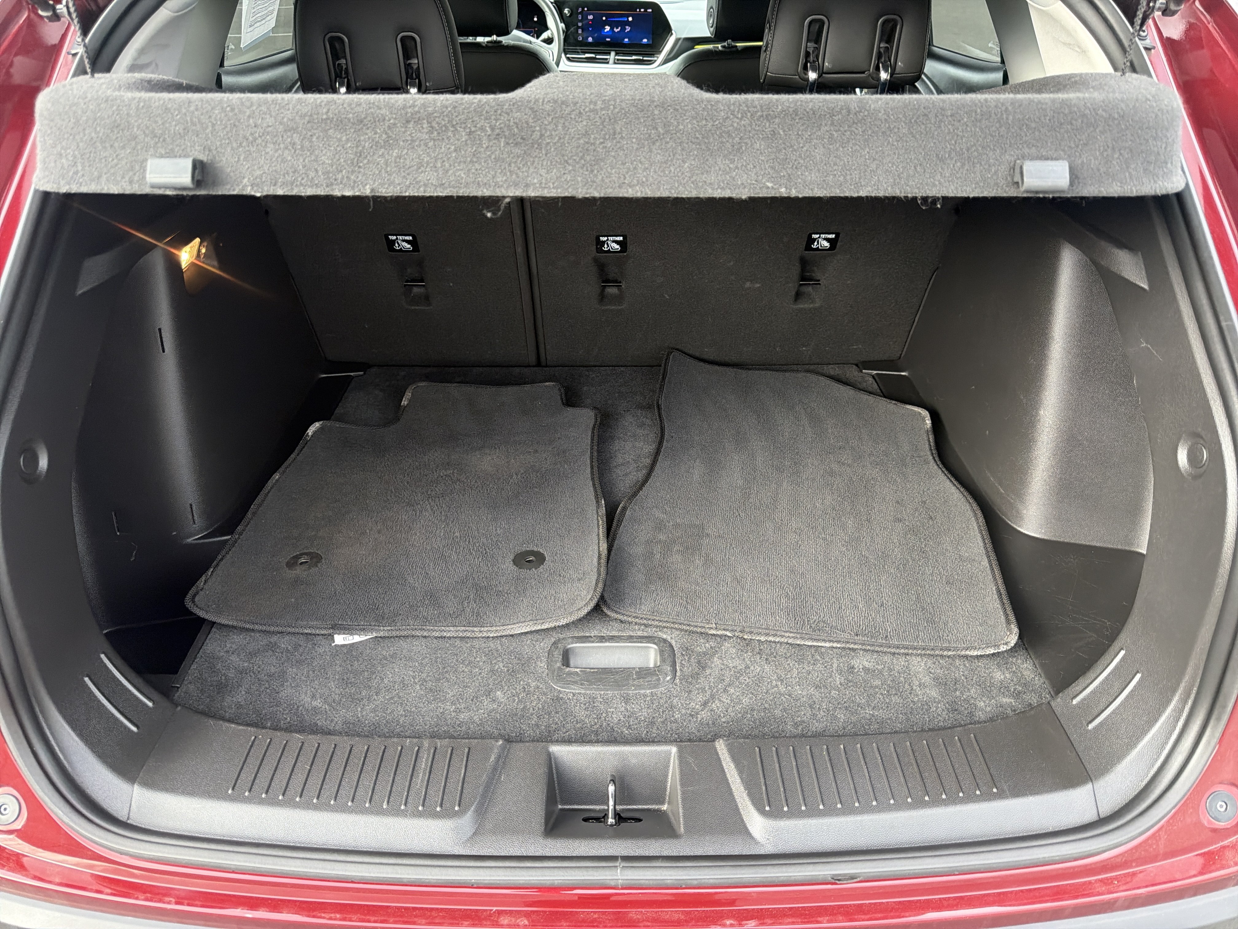 Used 2025 Chevrolet Trax LT FWD image 5