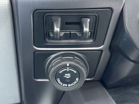 Used 2022 Ford F450 Limited w/ FX4 Off-Road Package image 29