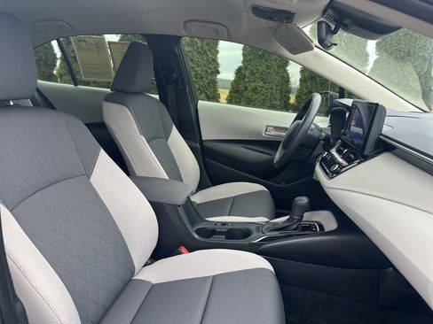 Certified 2025 Toyota Corolla LE image 31