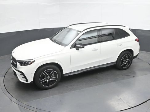 Used 2024 Mercedes-Benz GLC 300 4MATIC image 36