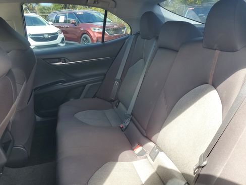 Certified 2018 Toyota Camry LE w/ Convenience Package image 10