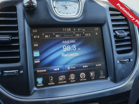Used 2016 Chrysler 300 Limited RWD image 19