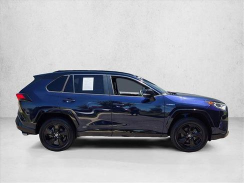 Used 2021 Toyota RAV4 XSE AWD/4WD image 4