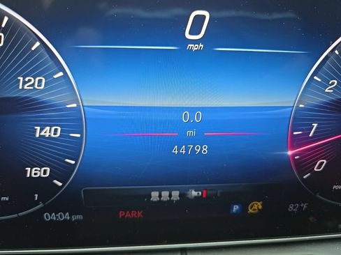 Used 2023 Mercedes-Benz C 300 4MATIC Sedan image 9