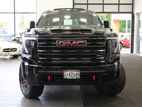 Used 2024 GMC Sierra 3500 AT4 w/ AT4 Premium Plus Package AWD/4WD image 8