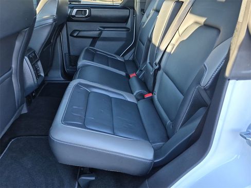 Used 2025 Ford Bronco Outer Banks image 29