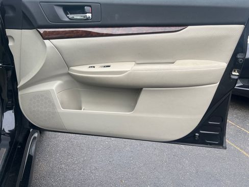 Used 2013 Subaru Legacy 2.5i Limited AWD/4WD image 11