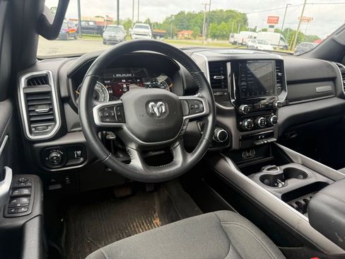 Used 2022 RAM 1500 Big Horn AWD/4WD image 5