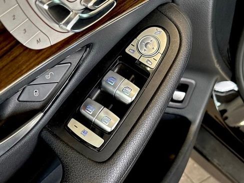 Used 2019 Mercedes-Benz GLC 300 image 19