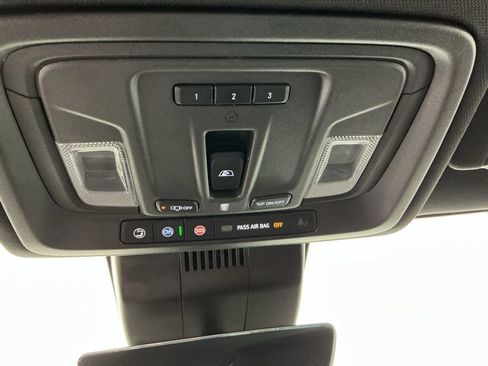 Used 2023 Chevrolet Silverado 1500 High Country w/ Technology Package AWD/4WD image 18