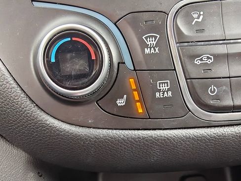 Used 2018 Chevrolet Equinox LT image 15