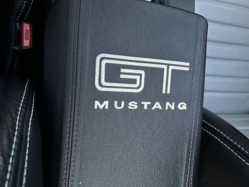 Used 2005 Ford Mustang GT RWD image 7