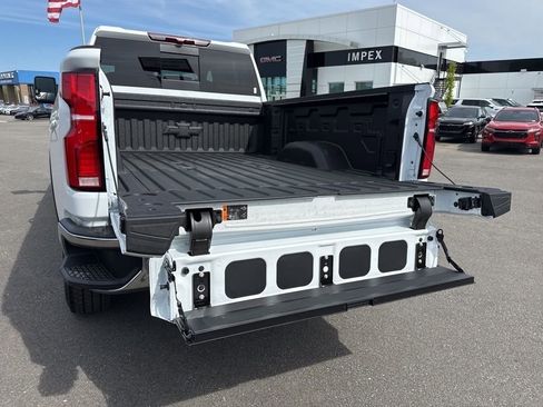 New 2026 Chevrolet Silverado 2500 LTZ w/ LTZ Convenience Package AWD/4WD image 32