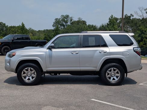 Used 2016 Toyota 4Runner Trail AWD/4WD image 6