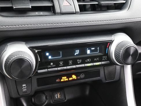 Used 2023 Toyota RAV4 LE image 23