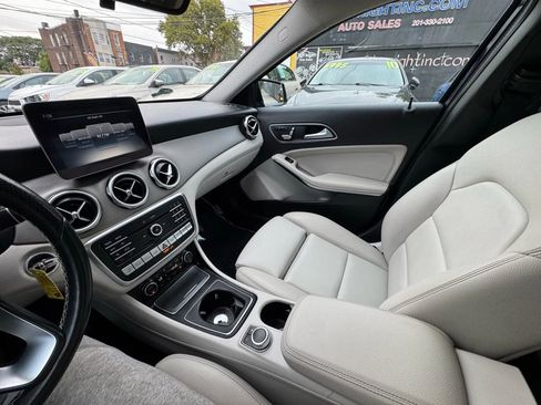 Used 2018 Mercedes-Benz GLA 250 4MATIC image 28