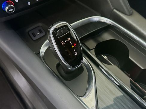Used 2018 Buick Enclave Essence FWD image 21