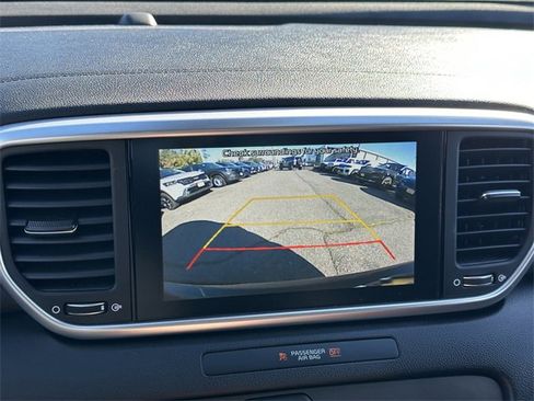 Used 2022 Kia Sportage LX image 22