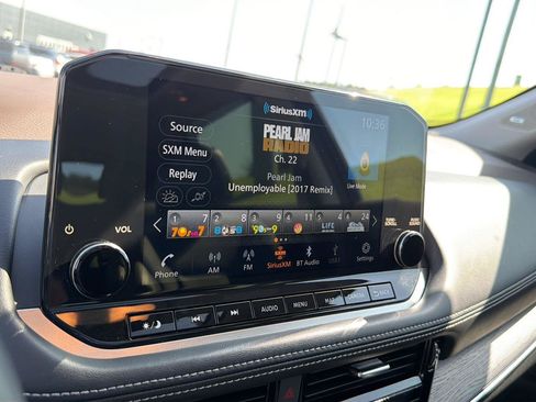 Used 2023 Nissan Rogue Platinum AWD/4WD image 24
