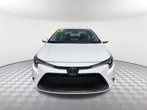Certified 2021 Toyota Corolla LE image 2