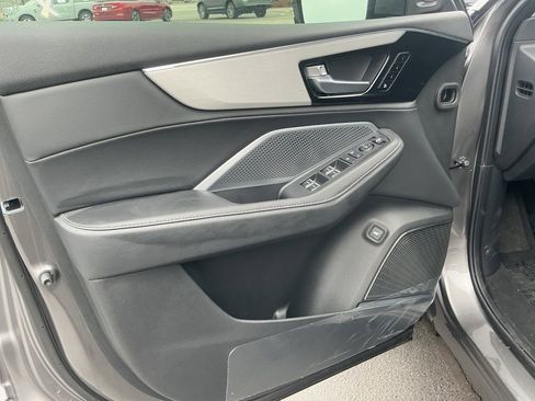 New 2026 Acura MDX SH-AWD image 9