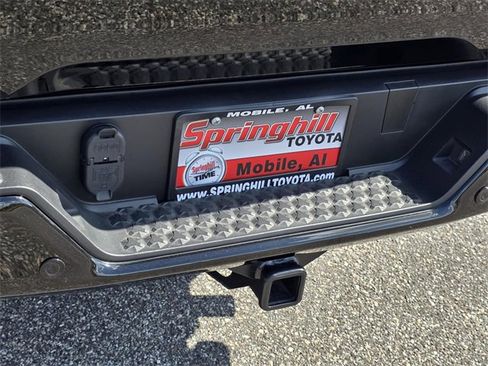 Used 2024 Chevrolet Colorado ZR2 w/ ZR2 Convenience Package III image 40